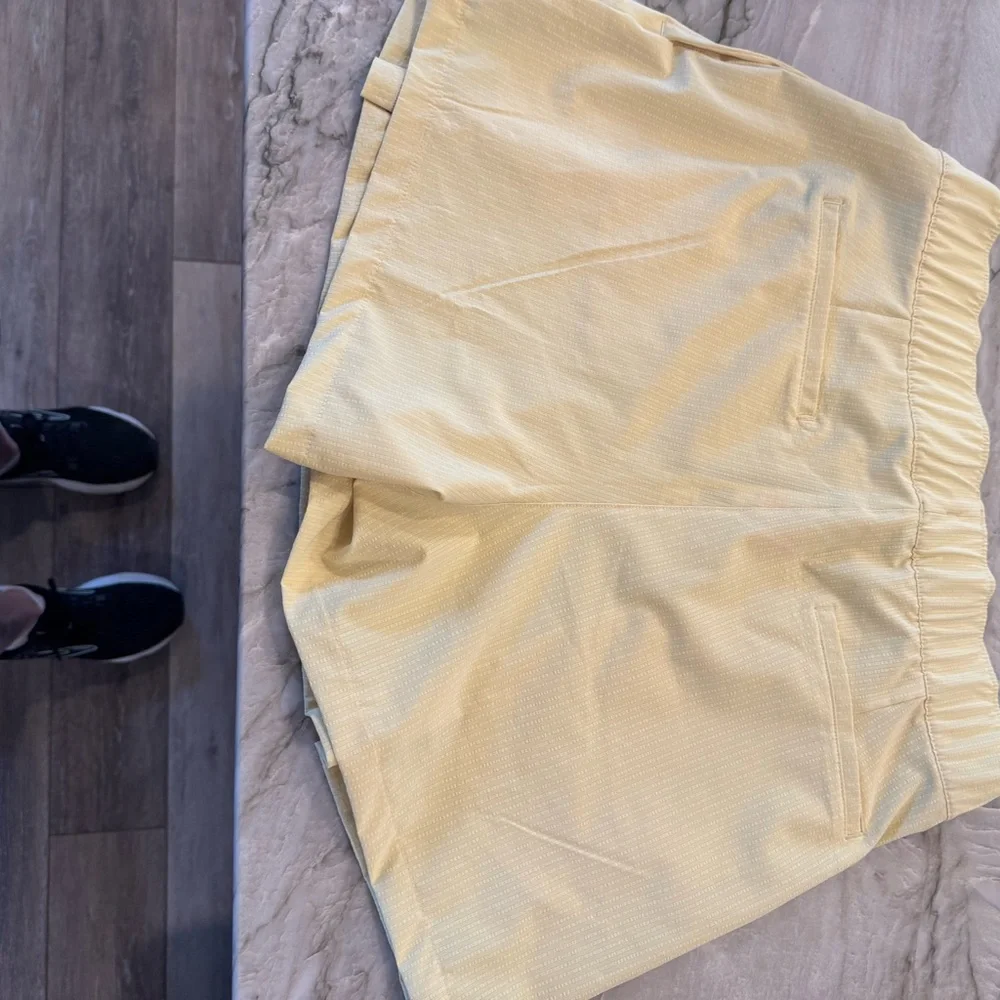 adidas Women’s Pale Yellow Pleated Golf Skort - Picture 6 of 6
